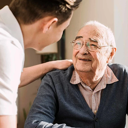 پرستار سالمند در منزل یکی از مهم ترین خدمات پرستاری در منزل است.